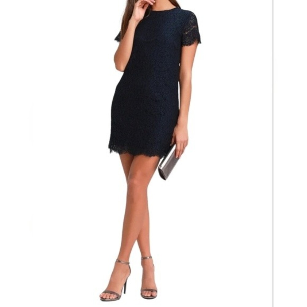 LULUS Navy Blue Lace Shift Dress Size L Short Sleeve Scalloped Hem Elegant